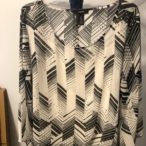 Alfani black and white blouse